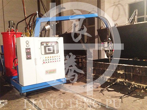 High flow low pressure foaming machine box