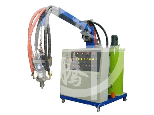 Elastomer buffer block foam machine