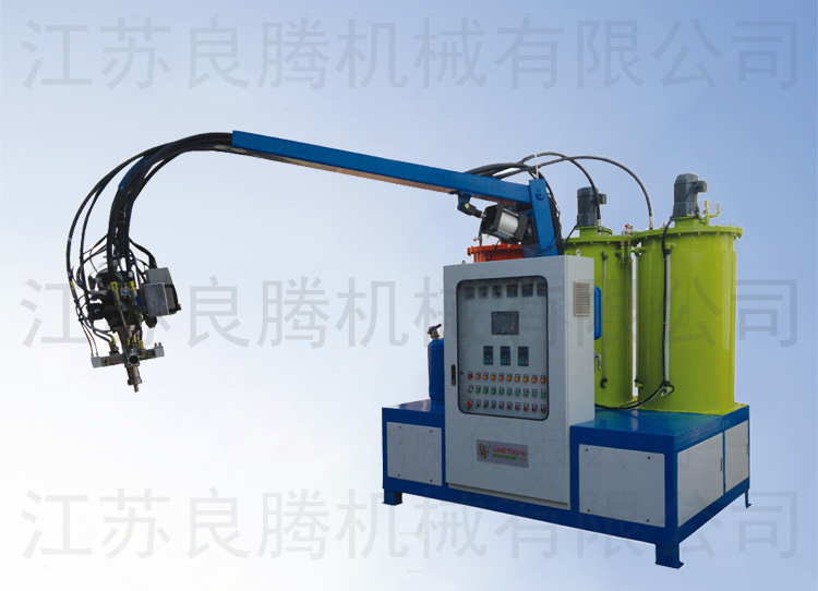 Latex memory pillow low pressure injection type precision foaming machine